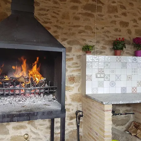 Casa L'apargatero Morillo de Monclus